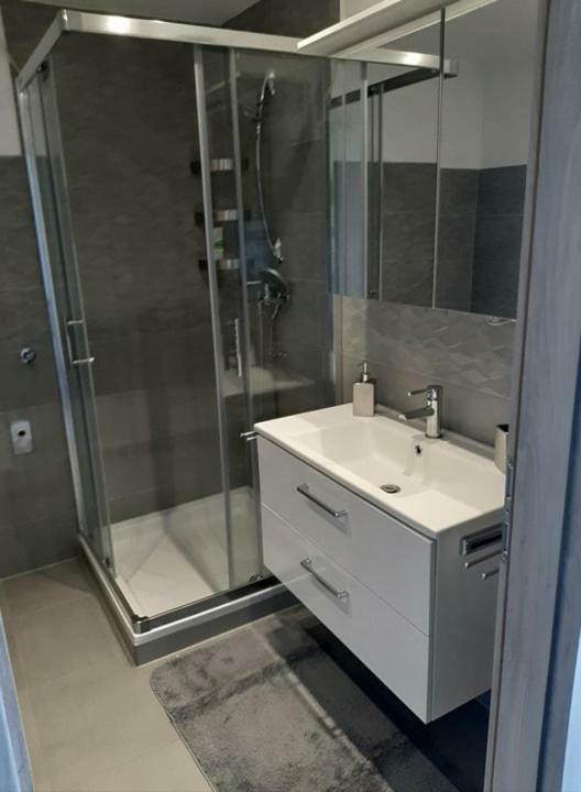 Zoe Apartment Maribor Buitenkant foto